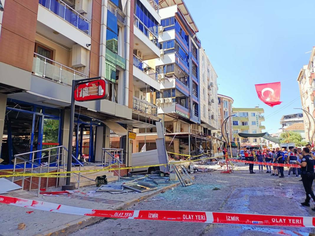 İzmir’deki faciada hasar tespit çalışmaları başladı - Resim: 10